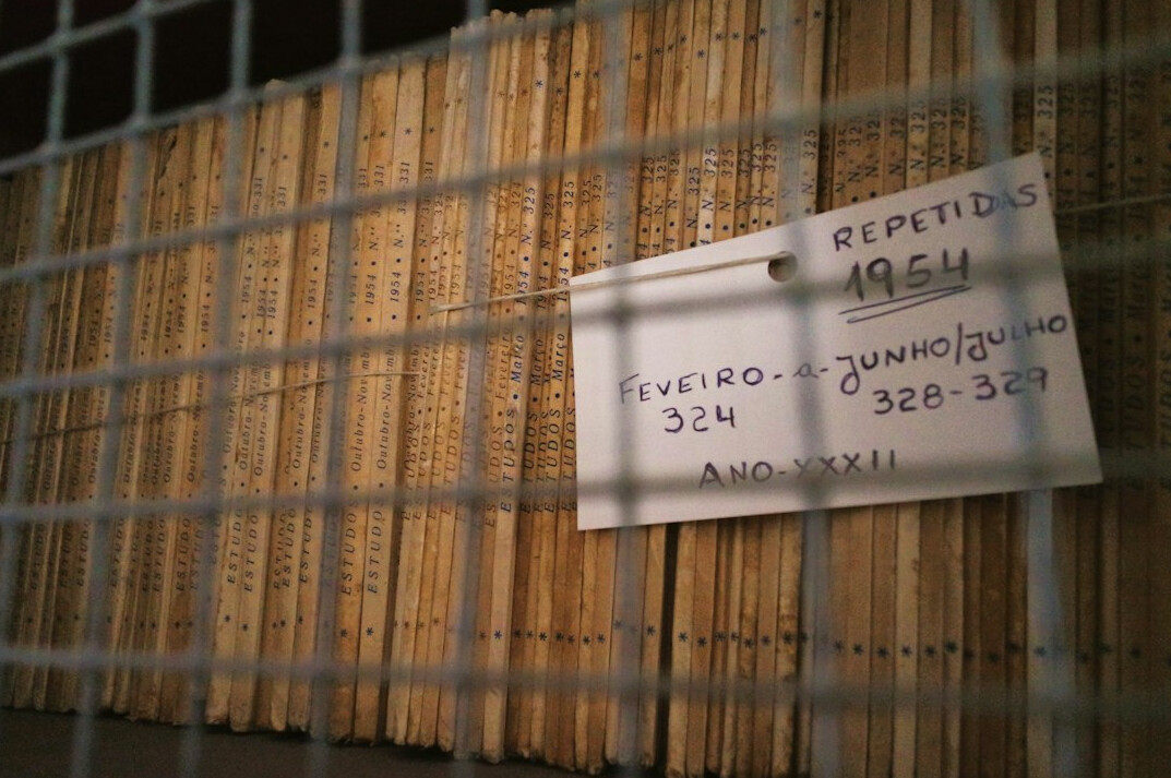 archive documents